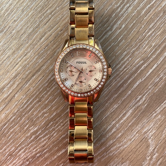 ✨ Fossil - Gold Watch - Picture 2 of 7